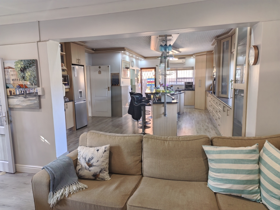 4 Bedroom Property for Sale in Azalea Park Eastern Cape